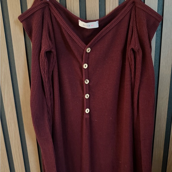 Burgundy Long Sleeve Button-Down Dress - Picture 6 of 7